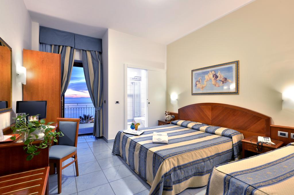 Hotel Serenella Agropoli Esterno foto