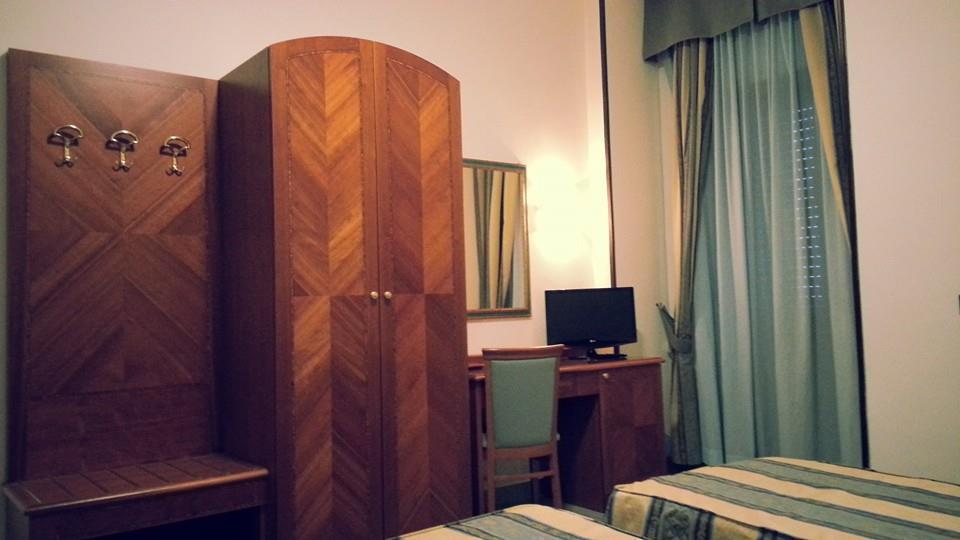 Hotel Serenella Agropoli Camera foto
