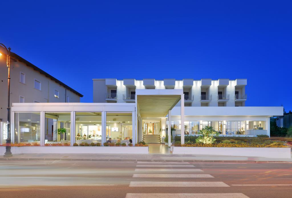 Hotel Serenella Agropoli Esterno foto