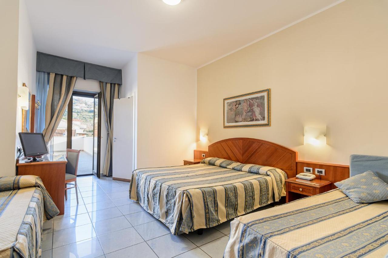 Hotel Serenella Agropoli Esterno foto