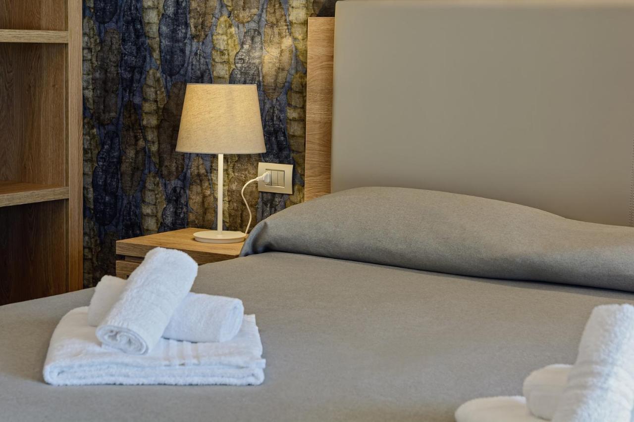 Hotel Serenella Agropoli Esterno foto
